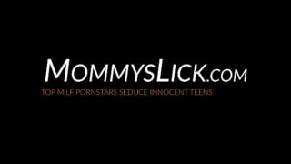 Stepmommys girl Jane Wilde pussylicked by milf London River