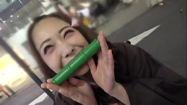 渋谷のハロウィンに突如現れたエッチ術の使い手竈○禰○子。HARDピストン絶叫イキで中出し&顔射!!Part1
