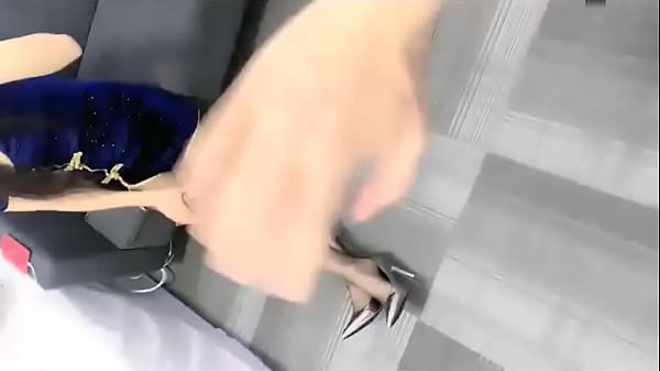 黑丝旗袍女友太性感了刚下班我就控制不住,直接酒店开房一顿猛操
