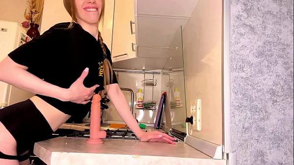 fried her pussy on the kitchen table