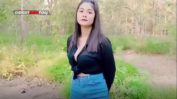 Big load of cum flows out of Asian teen pussy onto the ground