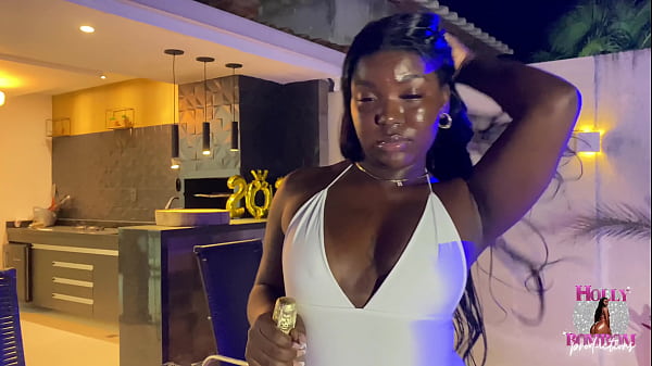 EU VOU CAVALGAR ATÉ SAIR CHAMPANHE NA MINHA BUCETA , METE PAU DURO VAI , FELIZ ANO NOVO AMOR